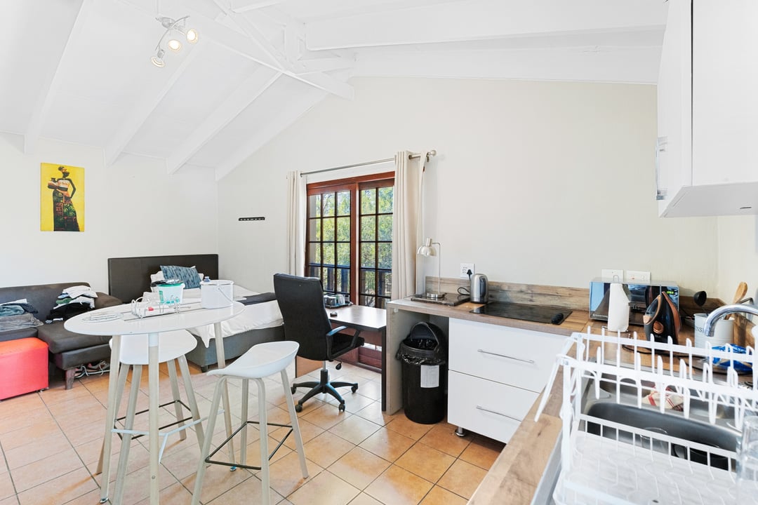 Upstairs Studio Apartment